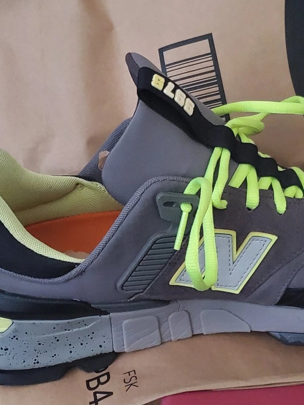 New Balance 997S Men's Size 11 Gray Neon Yellow Green w/ Dr. Scholl's Insole - Picture 2 of 16